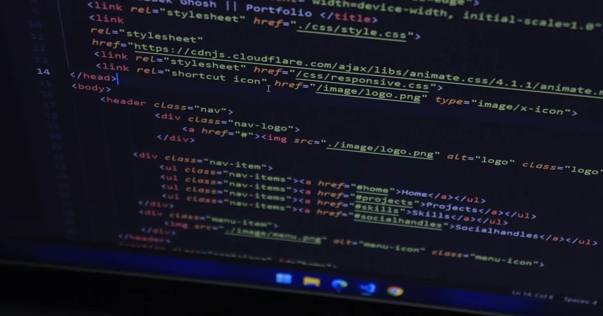 HTML-kod med meta-taggar, title och viewport i en sajts head-sektion, kärnan i teknisk SEO